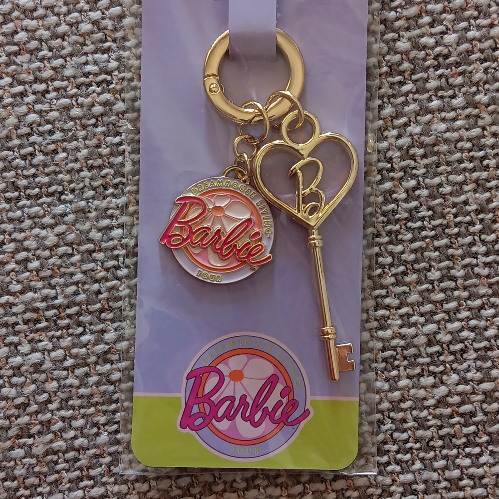 Barbie dreamhouse living tour keychain